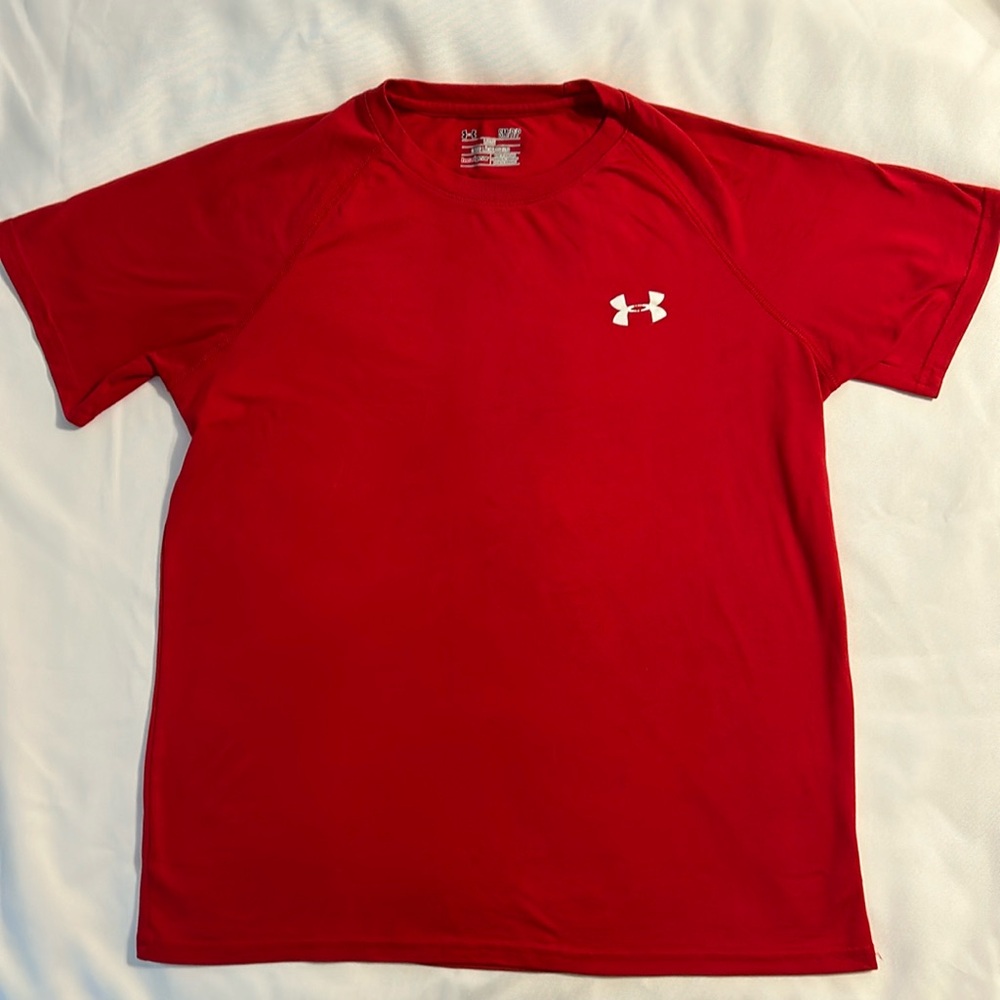 Under Armour Adult Small Red heatgear tshirt